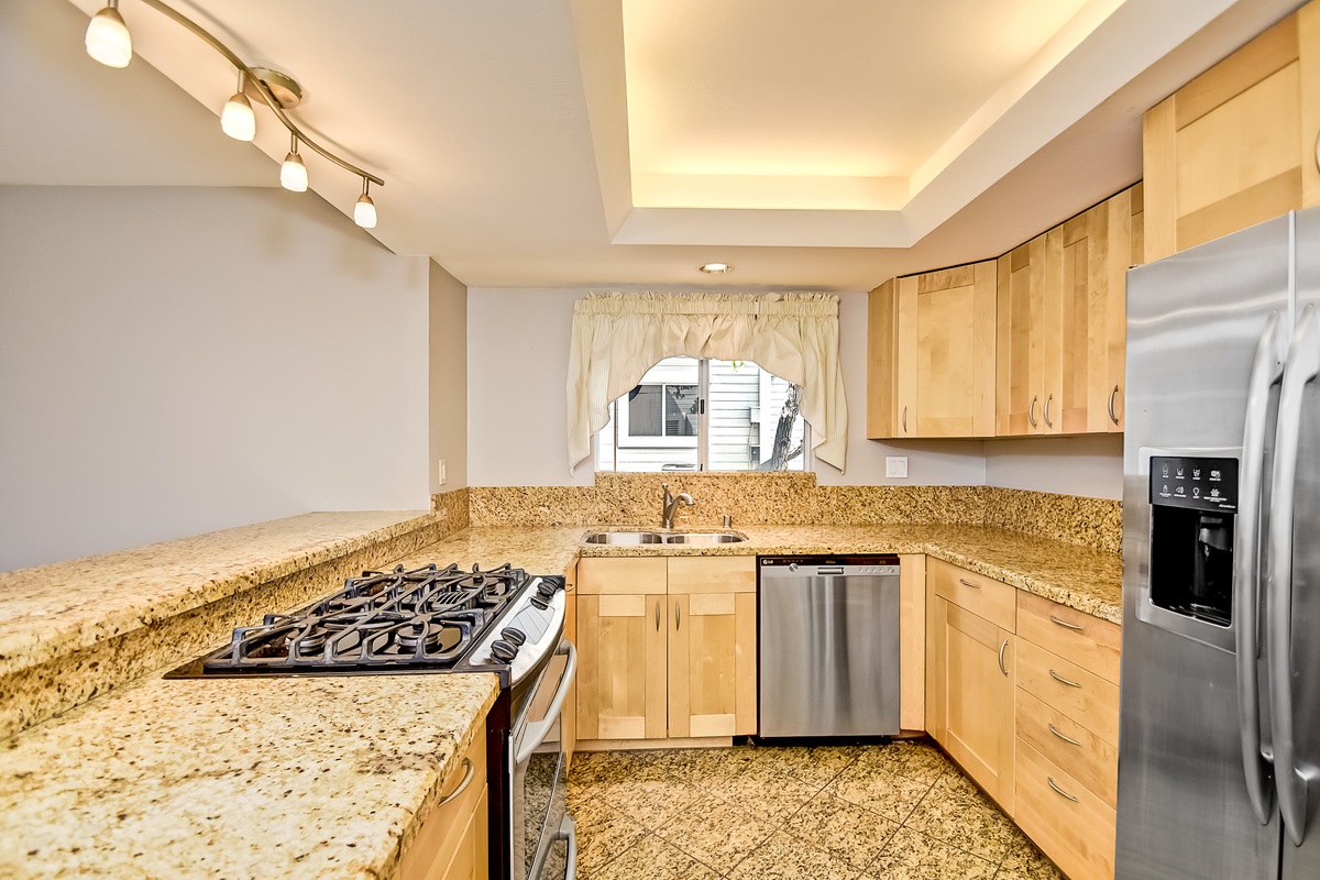 144 Mangano Circle Encinitas, CA 92024 - Photo 14 of 25 Gallery Image 14
