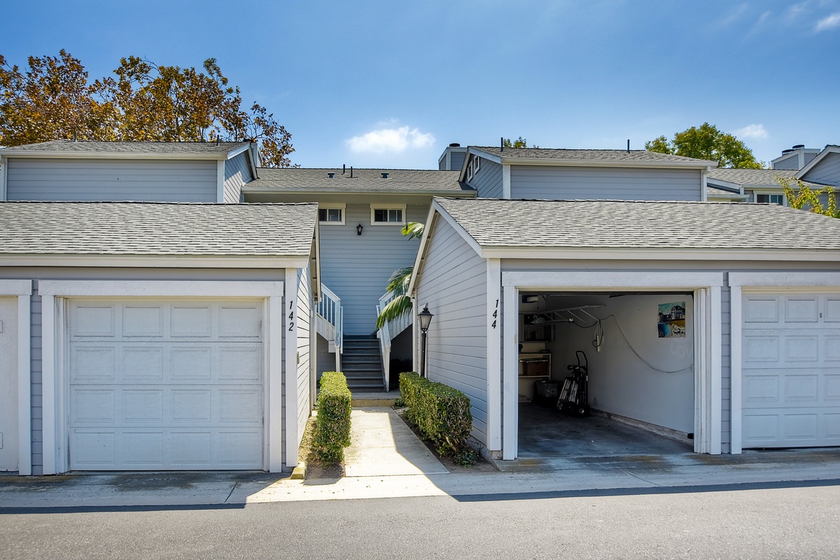 144 Mangano Circle Encinitas, CA 92024 - Photo 3 of 25 Gallery Image 3