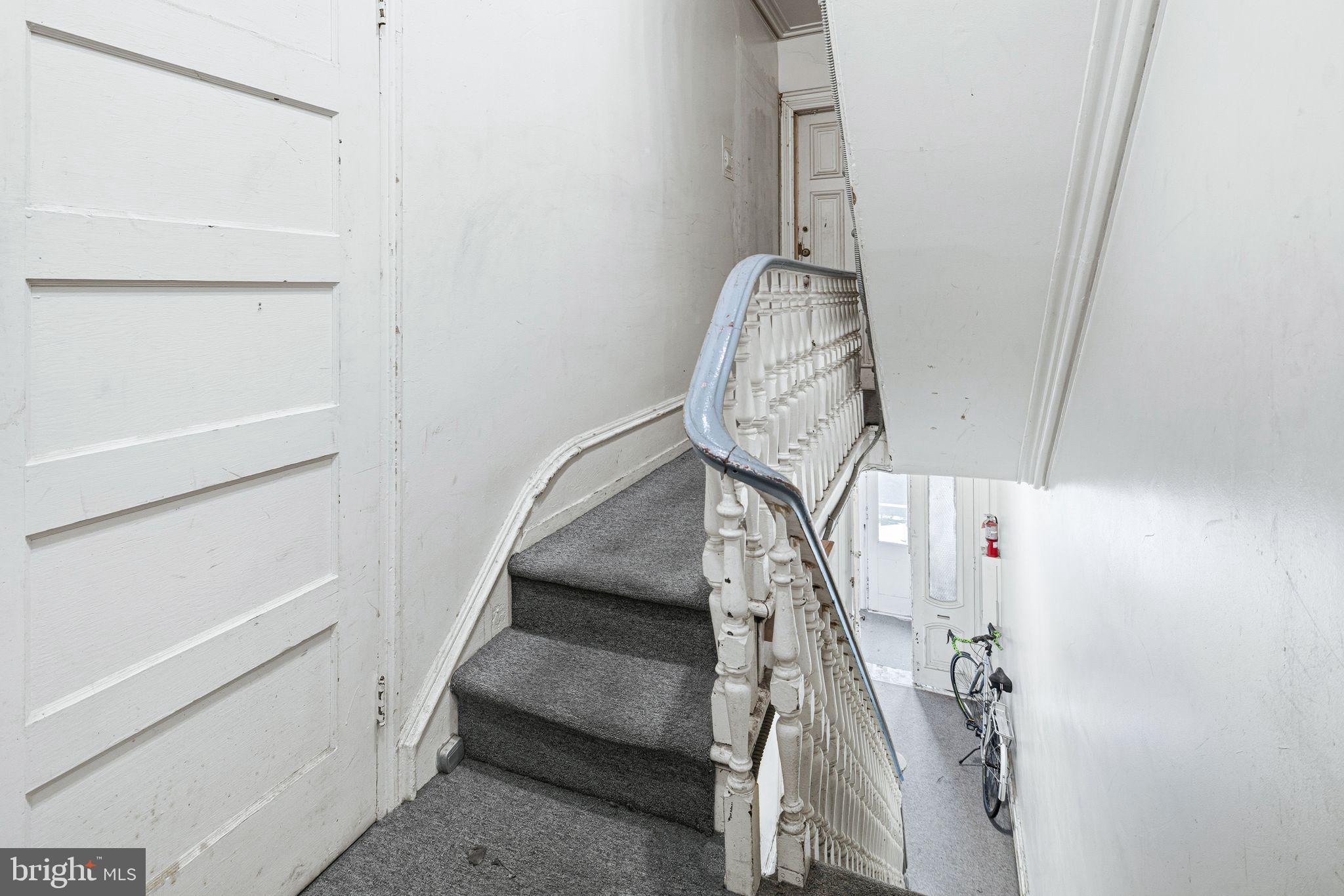 2914 Poplar Street Philadelphia, PA 19130 - Photo 11 of 32 a view of entryway