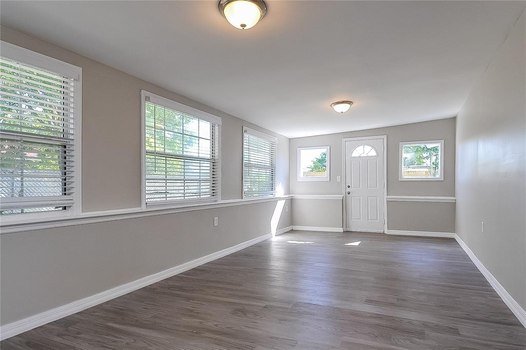 505 Florida Circle South Apollo Beach, FL 33572 - Photo 3 of 16