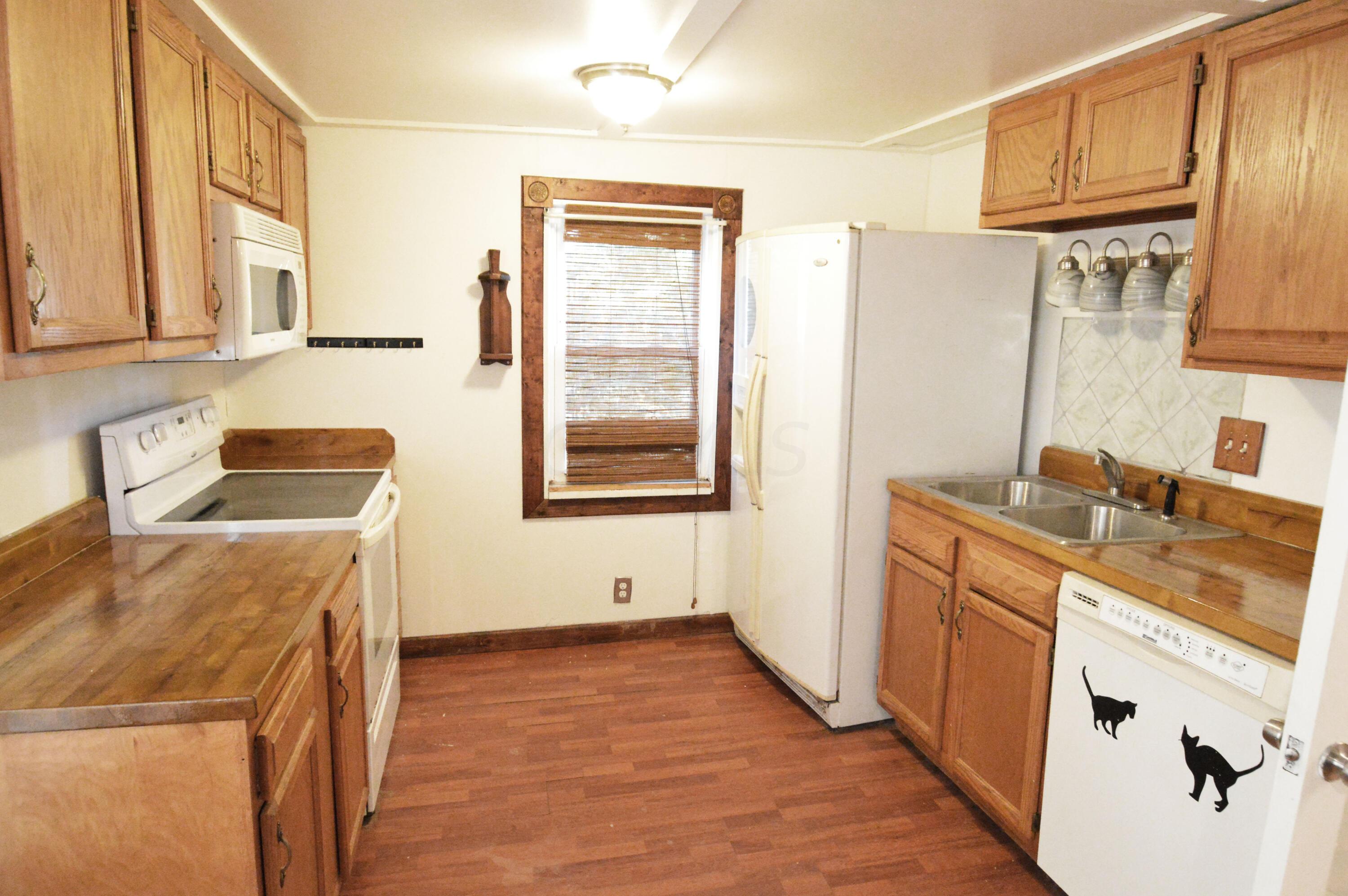 3347 Dover Road Columbus, OH 43204 - Photo 14 of 46 Kitchen 1