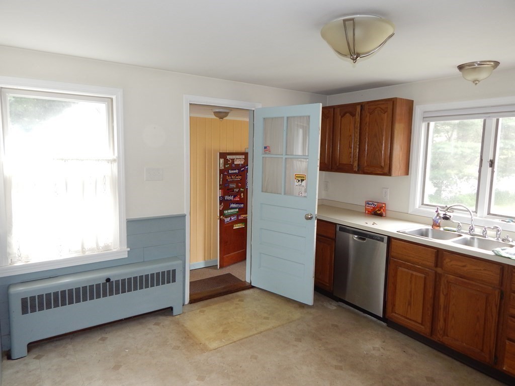 52 Streeter Road Paxton, MA 01612 - Photo 4 of 29 Gallery Image 4
