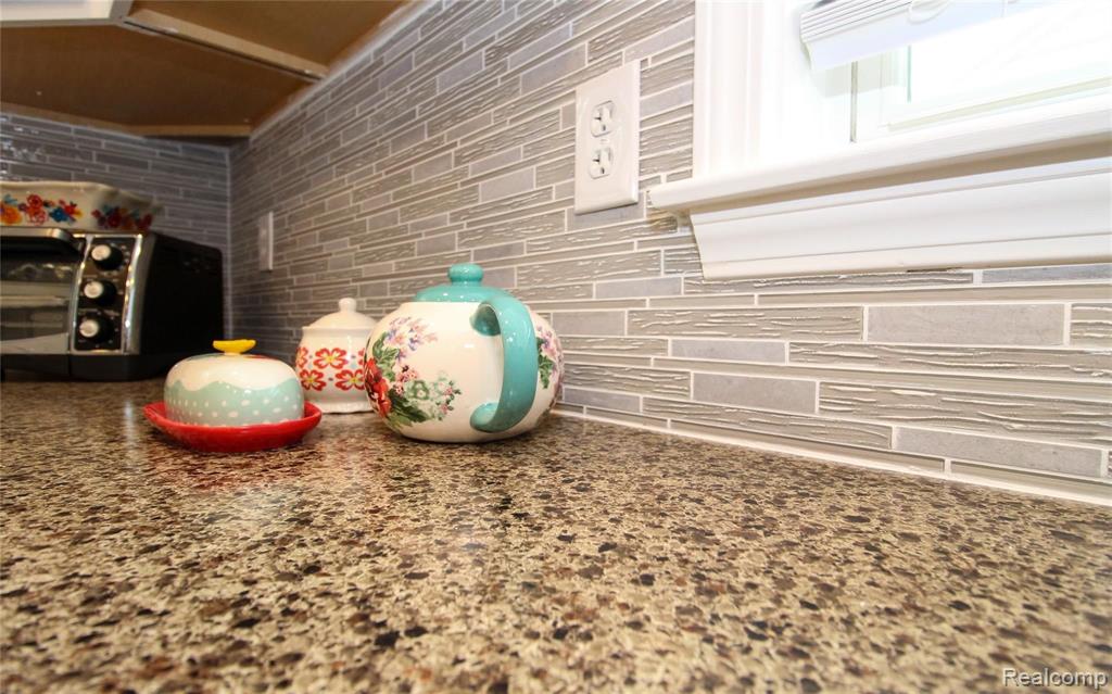 21773 Rausch Avenue Eastpointe, MI 48021 - Photo 10 of 27 Gallery Image 10