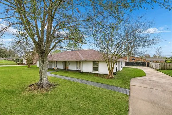 $375,000 | 344 Devon Road, Laplace, LA 70068