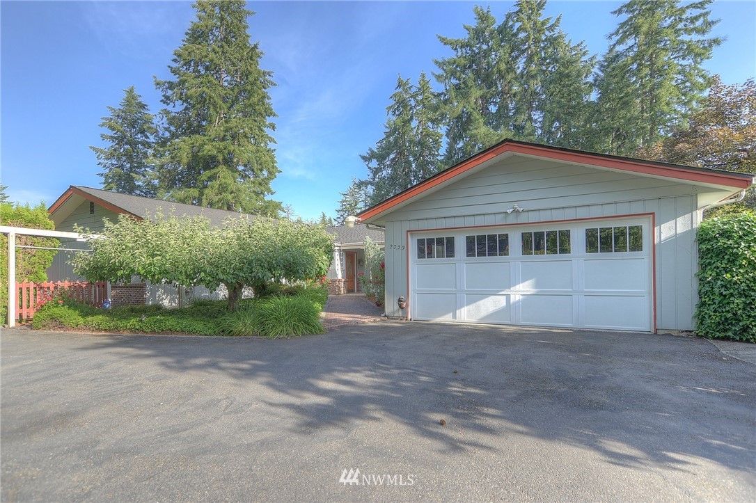 2723 Country Club Road Northwest Olympia, WA 98502 - Photo 2 of 25 Gallery Image 2