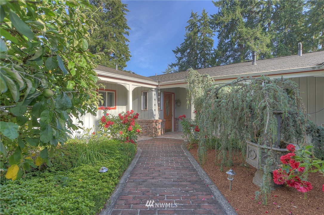 2723 Country Club Road Northwest Olympia, WA 98502 - Photo 3 of 25 Gallery Image 3