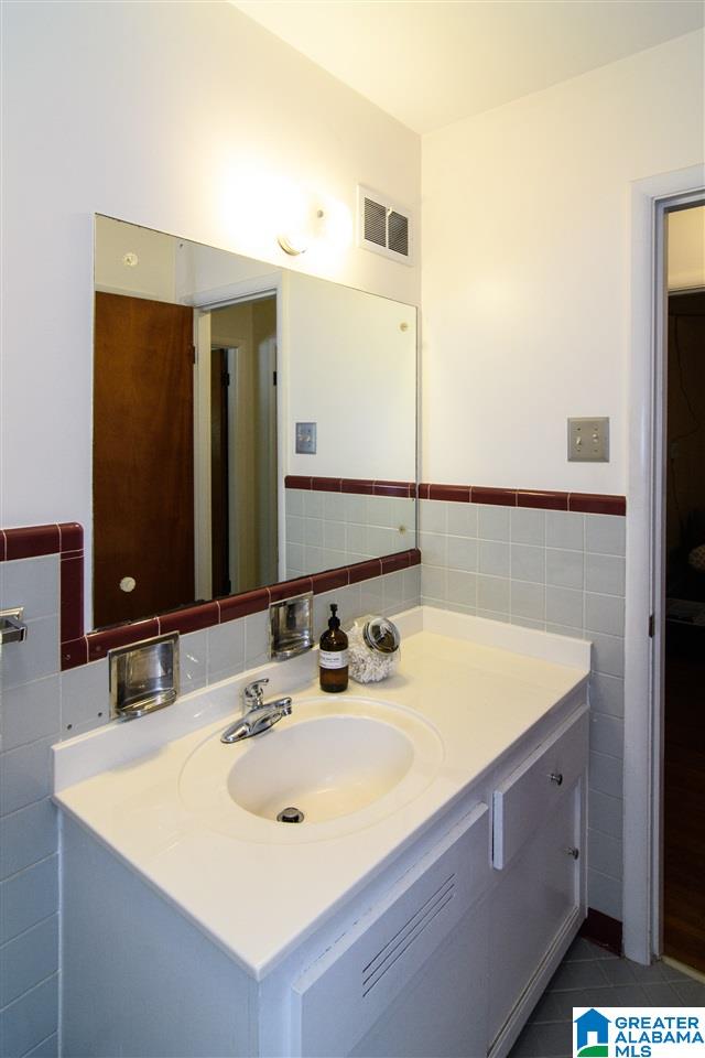 1008 Barnisdale Road Birmingham, AL 35235 - Photo 23 of 36