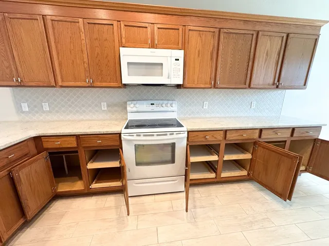 $2,200 | 100 Sunbird Court, Georgetown, TX 78633