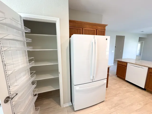 $2,200 | 100 Sunbird Court, Georgetown, TX 78633