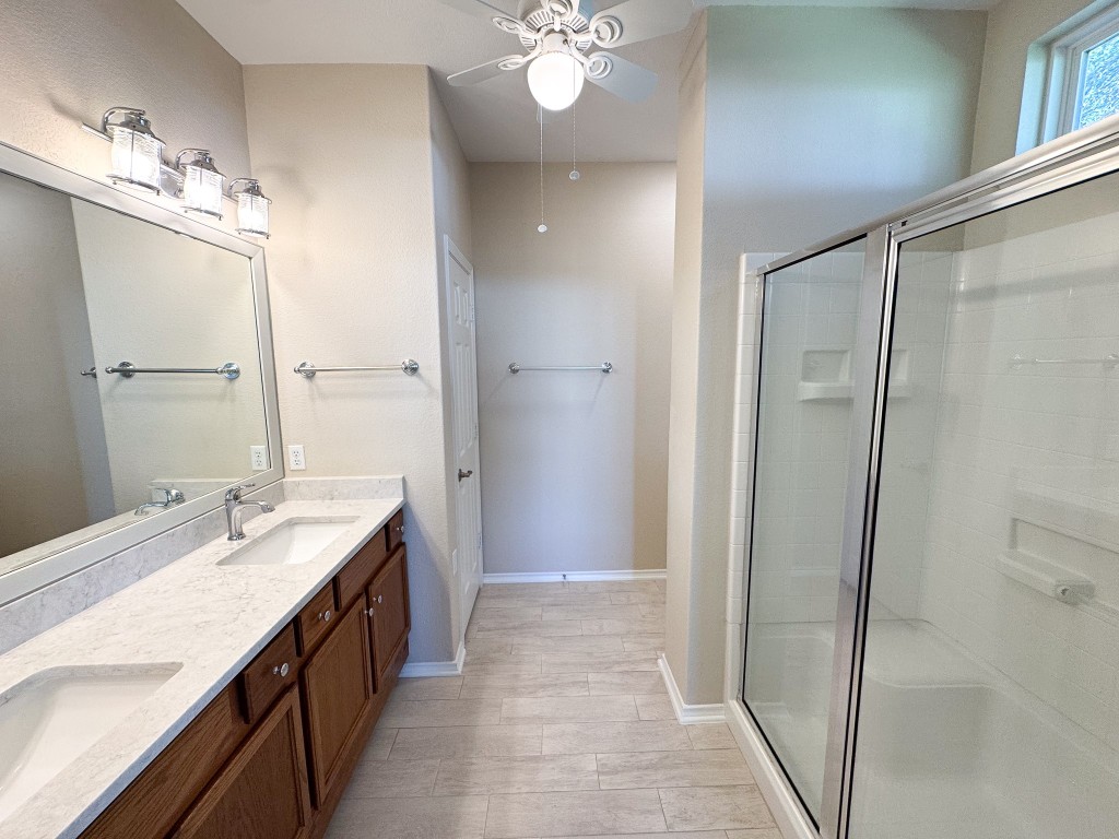 100 Sunbird Court Georgetown, TX 78633 - Photo 23 of 40 Primary Bathroom