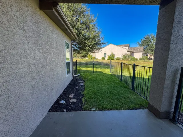 $2,200 | 100 Sunbird Court, Georgetown, TX 78633