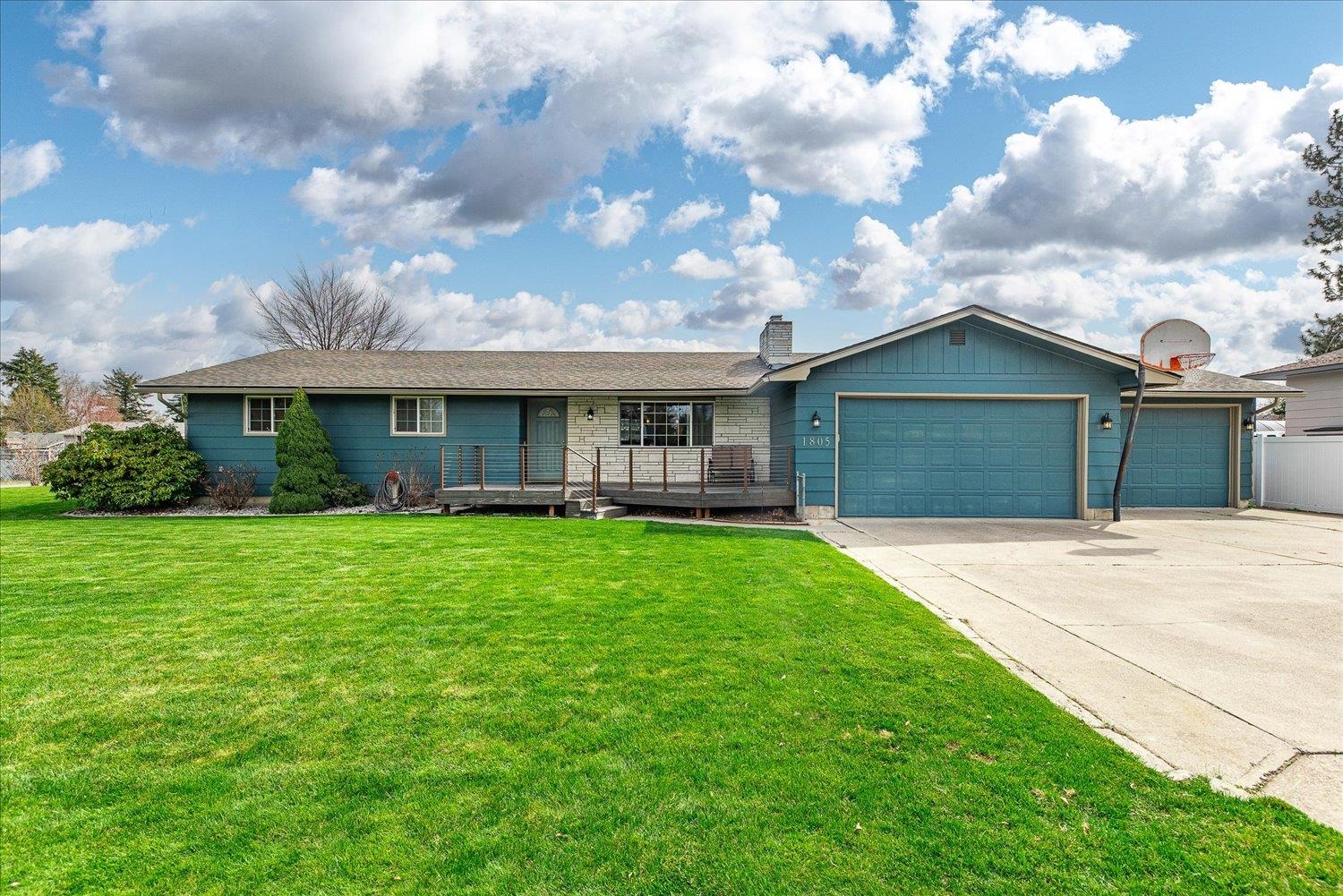 1805 South Davis Road Spokane, WA 99216 - Photo 1 of 50