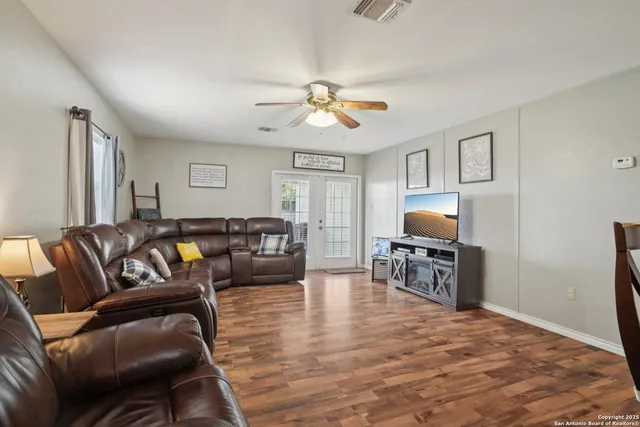 $230,000 | 714 North Esplanade Street, Karnes City, TX 78118