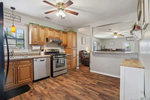 $230,000 | 714 North Esplanade Street, Karnes City, TX 78118