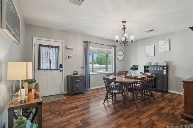 $230,000 | 714 North Esplanade Street, Karnes City, TX 78118