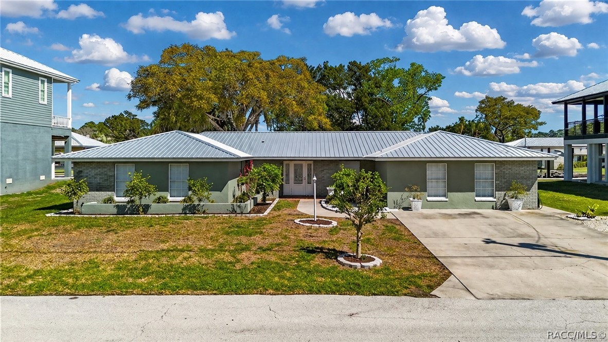 3929 North Sagamon Point Crystal River, FL 34428 - Photo 2 of 60
