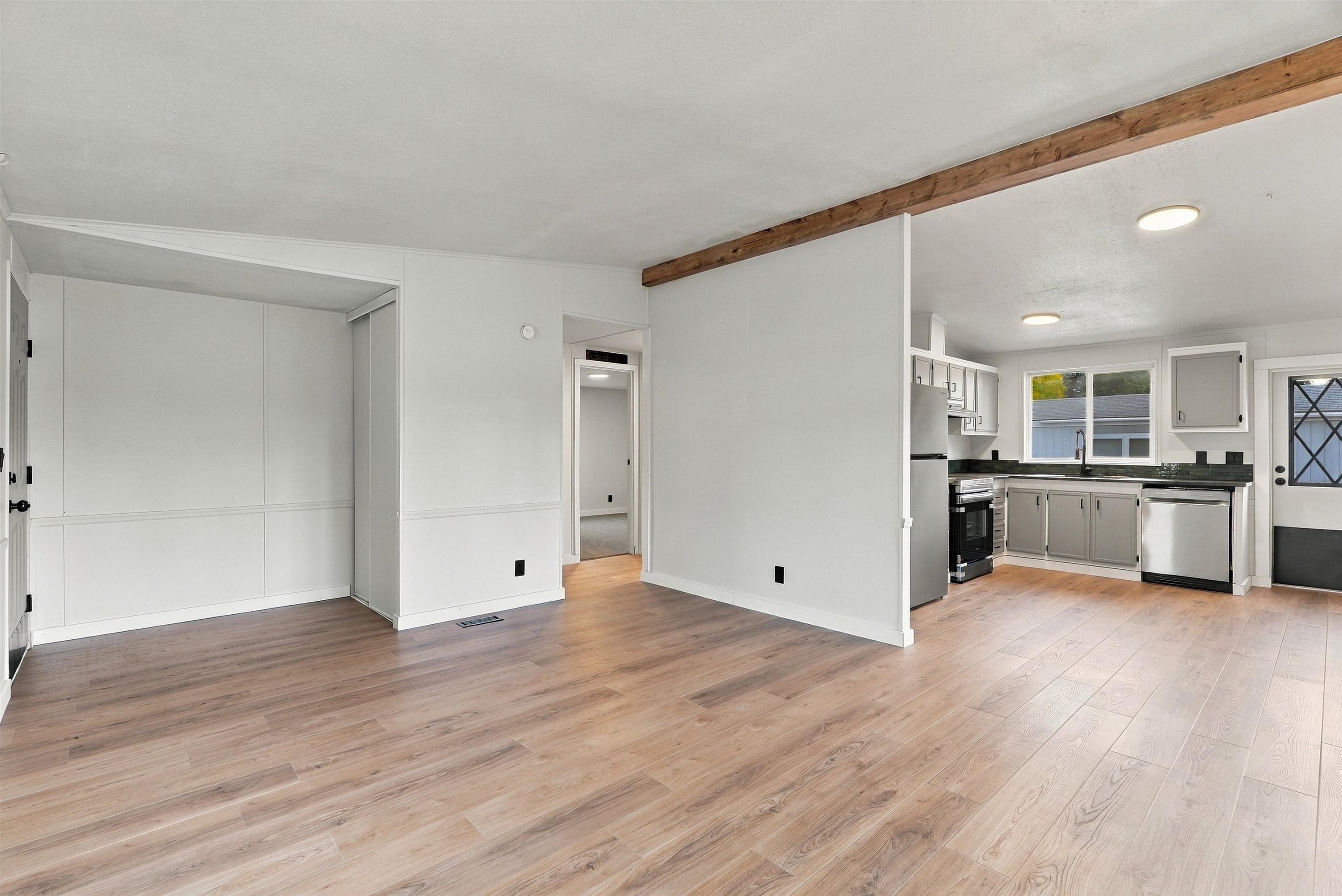 3110 East Chattaroy Road, Unit 9 Chattaroy, WA 99003 - Photo 6 of 27 Gallery Image 6
