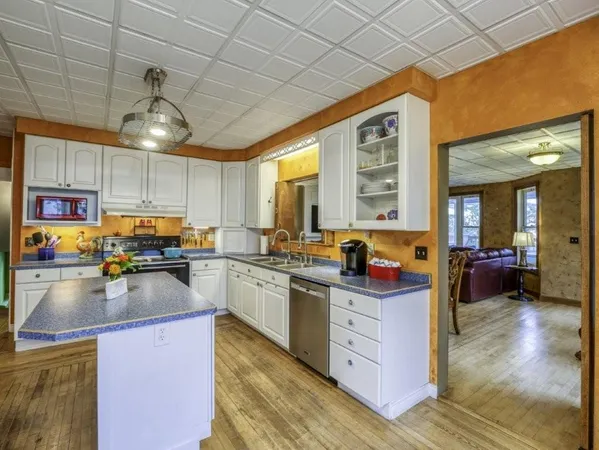 $495,000 | 915 Lake Boulevard Northeast, Bemidji, MN 56601