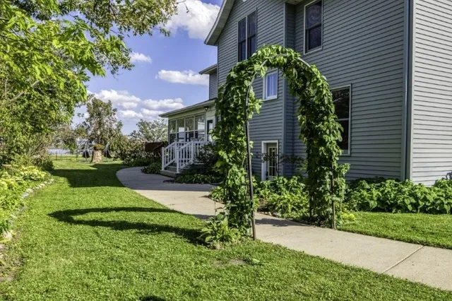 $518,900 | 915 Lake Boulevard Northeast, Bemidji, MN 56601