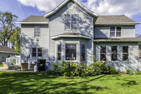 $495,000 | 915 Lake Boulevard Northeast, Bemidji, MN 56601