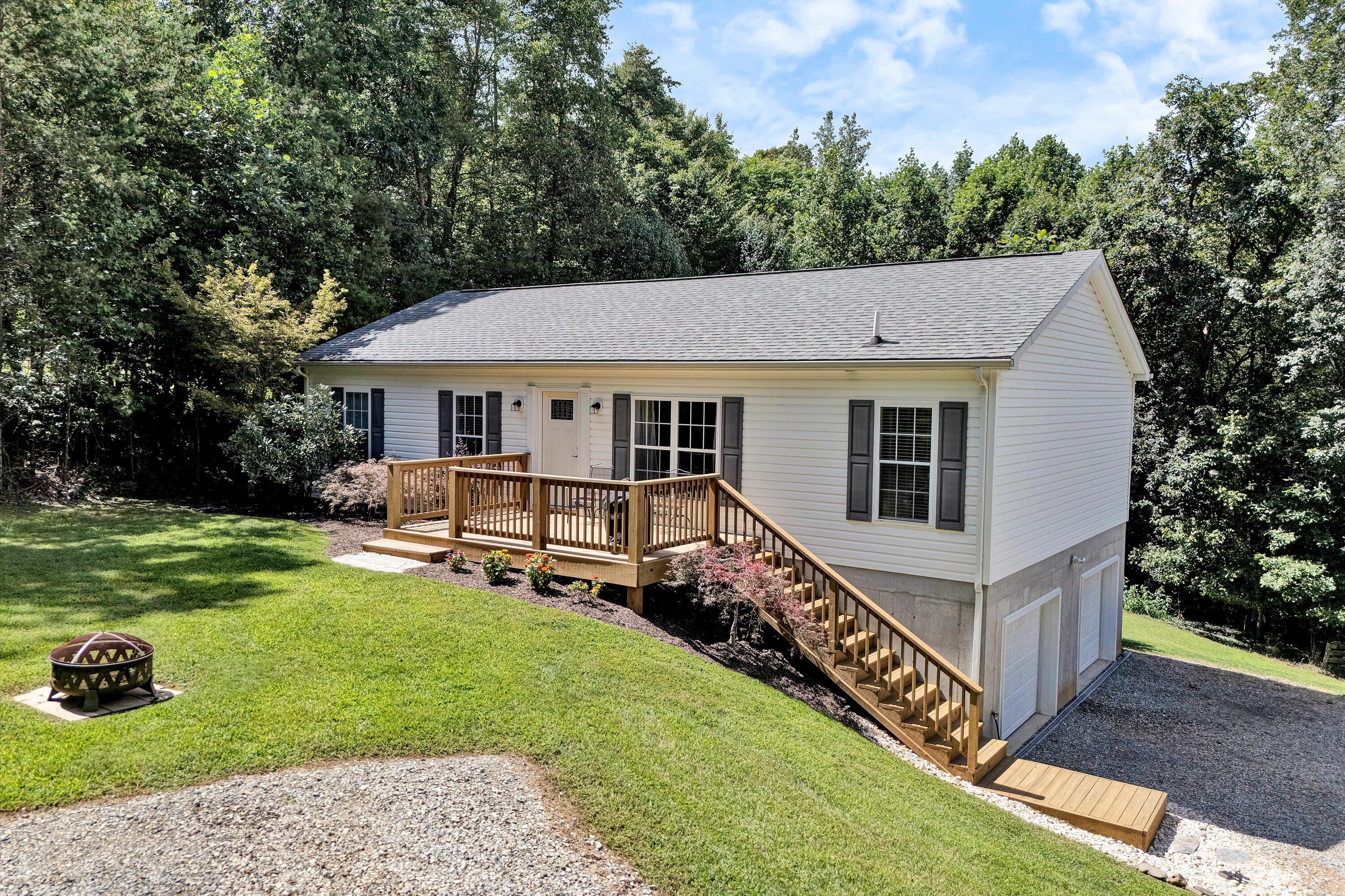 2750 Rutrough Road Southeast Roanoke, VA 24014 - Photo 1 of 40 02-SGP-0065