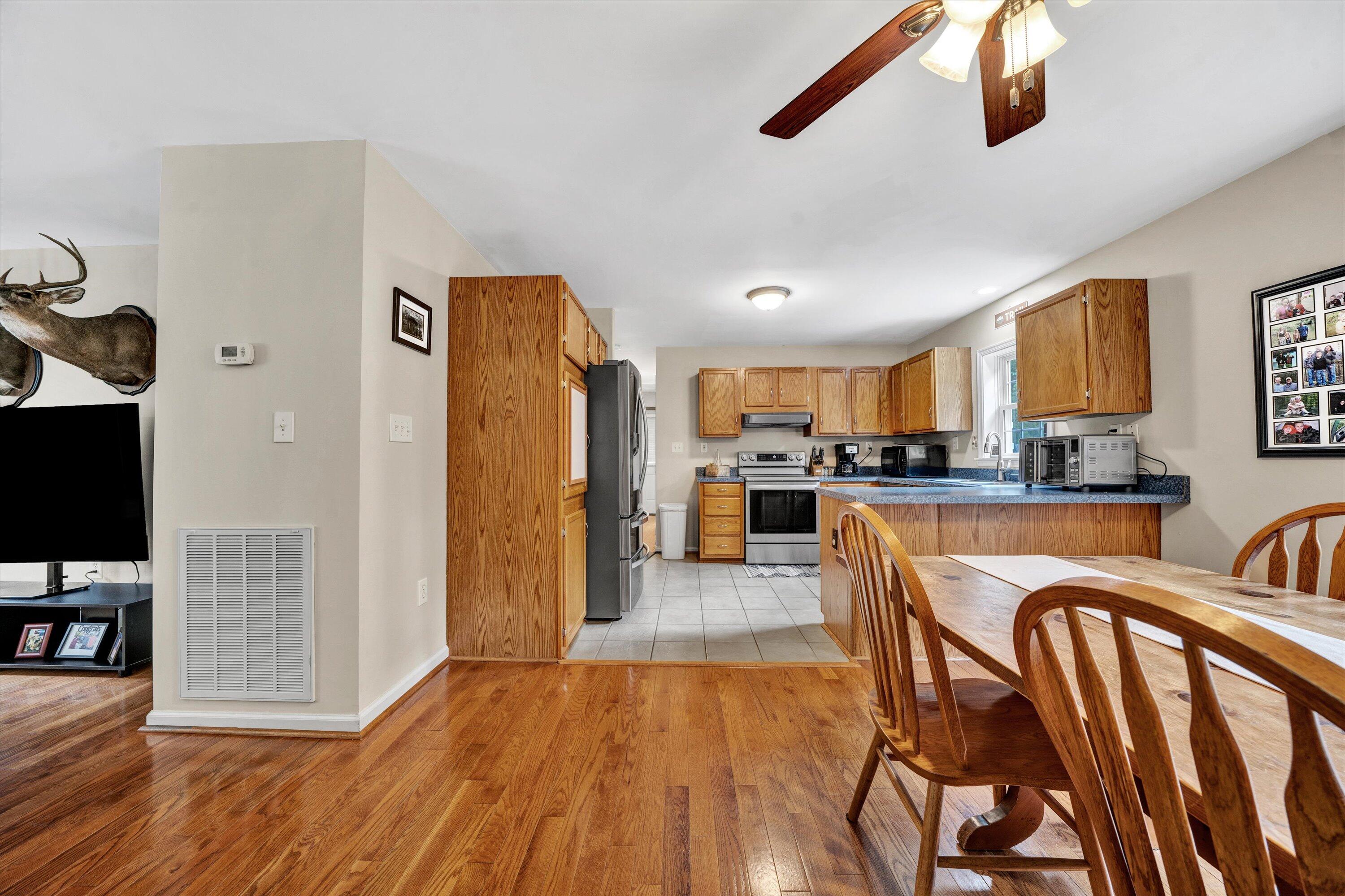 2750 Rutrough Road Southeast Roanoke, VA 24014 - Photo 14 of 40 12-SGP-00163
