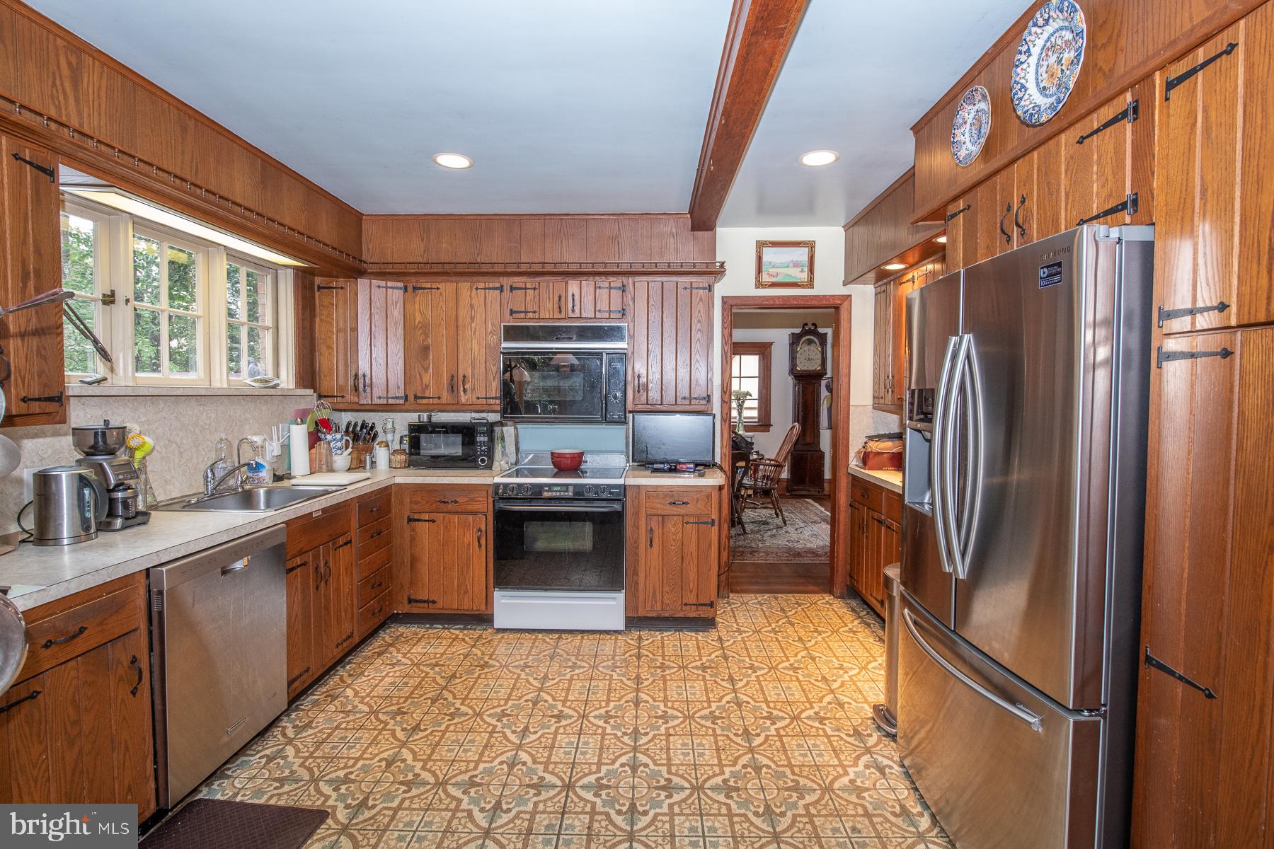 724 East Manoa Road Havertown, PA 19083 - Photo 11 of 36 Kitchen