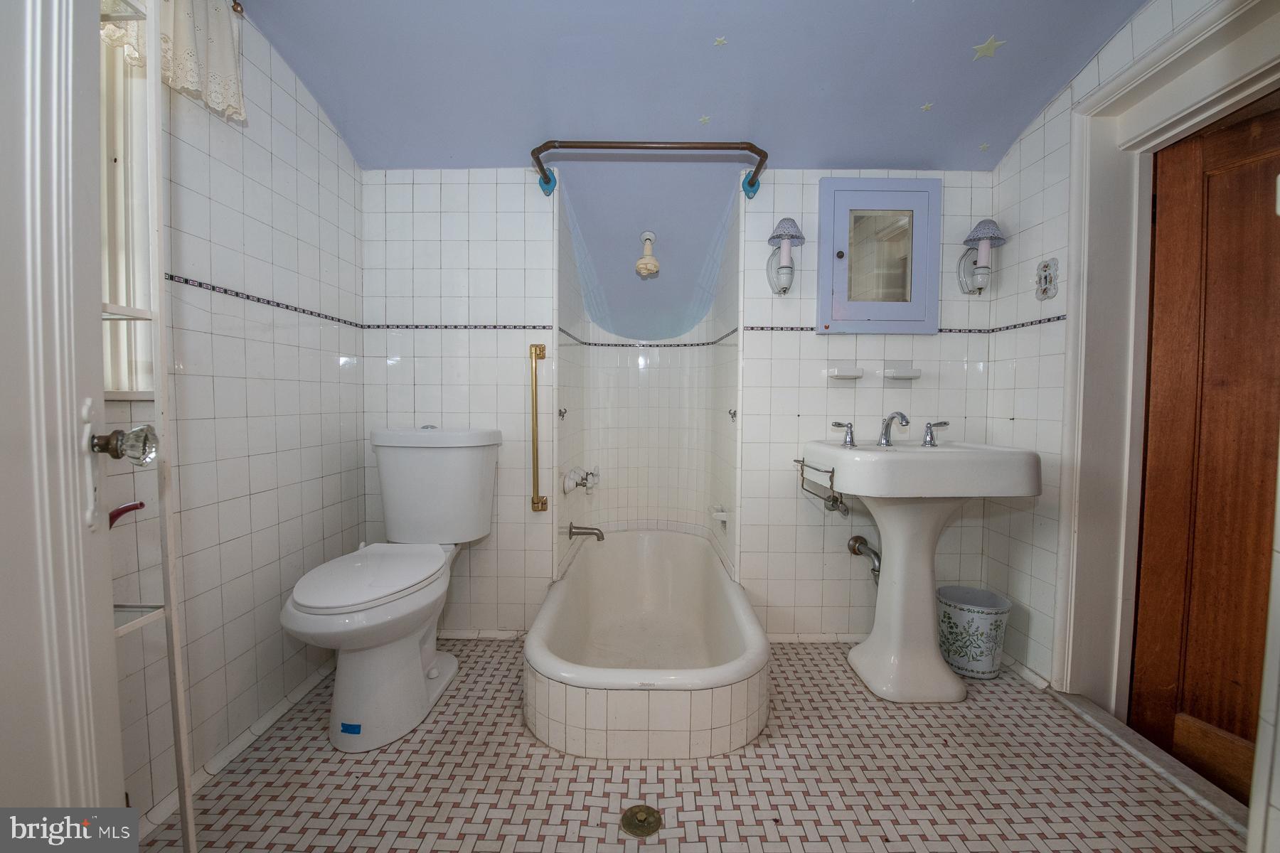 724 East Manoa Road Havertown, PA 19083 - Photo 21 of 36 Bathroom 1