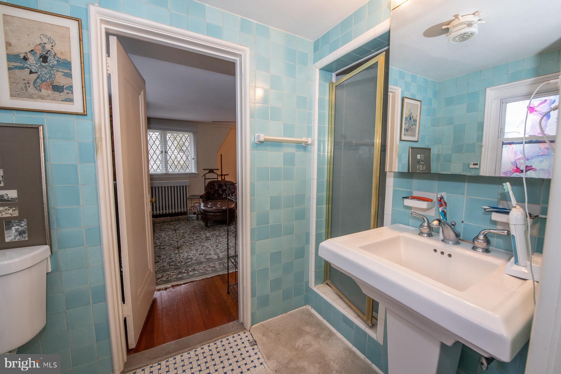 724 East Manoa Road Havertown, PA 19083 - Photo 24 of 36 Bathroom 2