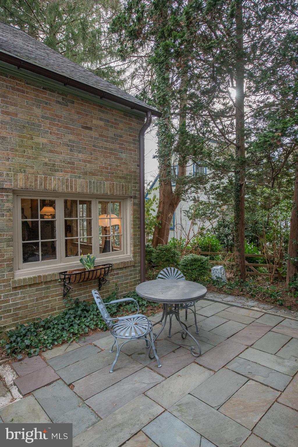 724 East Manoa Road Havertown, PA 19083 - Photo 32 of 36