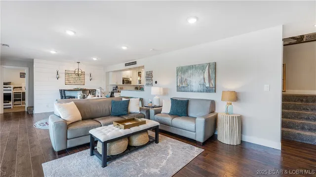 $899,900 | 59 Ginger Point, Lake Ozark, MO 65049