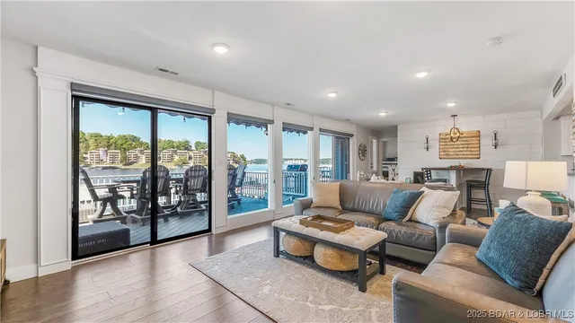 $899,900 | 59 Ginger Point, Lake Ozark, MO 65049