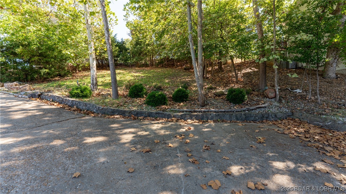 59 Ginger Point Lake Ozark, MO 65049 - Photo 34 of 38