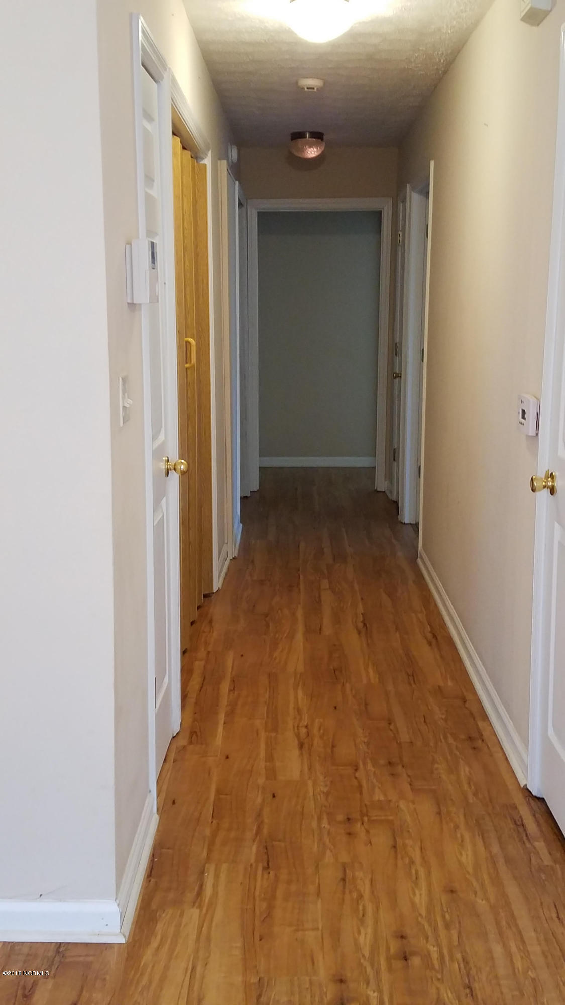 5721 County Line Road New Bern, NC 28562 - Photo 16 of 32 Hall