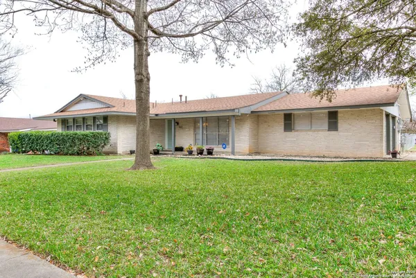 a view of outdoor space yard and front view of a house