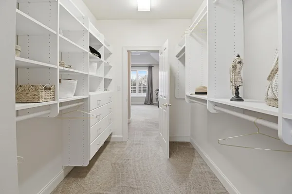 $989,000 | W132-n6509 West View Court, Menomonee Falls, WI 53051