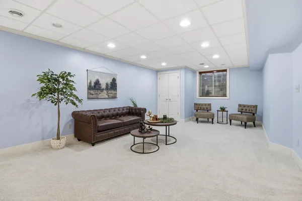 $989,000 | W132-n6509 West View Court, Menomonee Falls, WI 53051