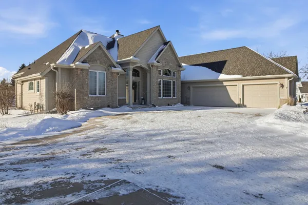 $989,000 | W132-n6509 West View Court, Menomonee Falls, WI 53051