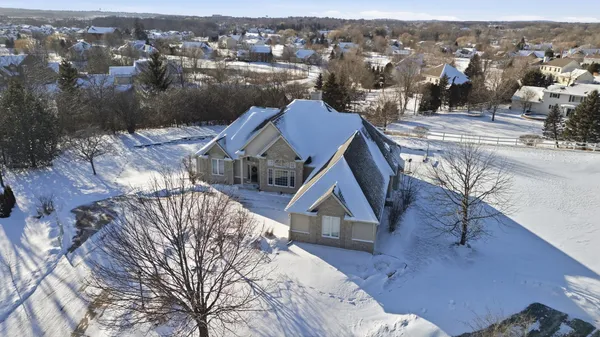 $989,000 | W132-n6509 West View Court, Menomonee Falls, WI 53051