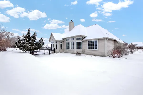 $989,000 | W132-n6509 West View Court, Menomonee Falls, WI 53051