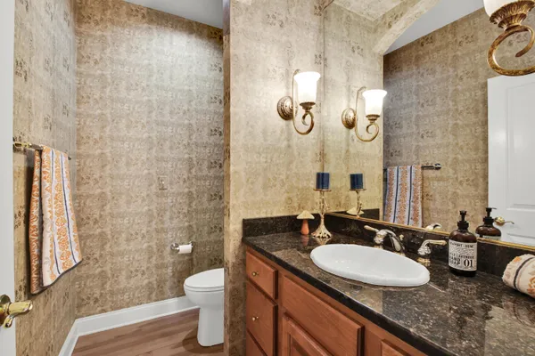 $989,000 | W132-n6509 West View Court, Menomonee Falls, WI 53051