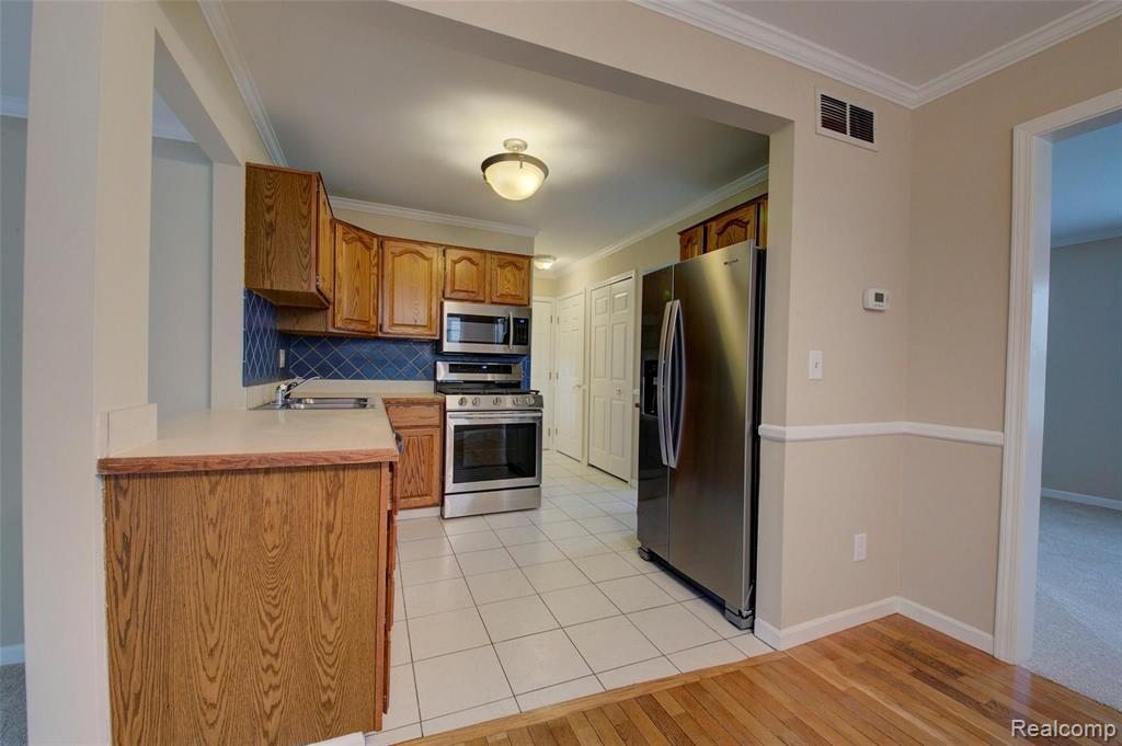 43515 Applewood Road Canton, MI 48188 - Photo 8 of 22
