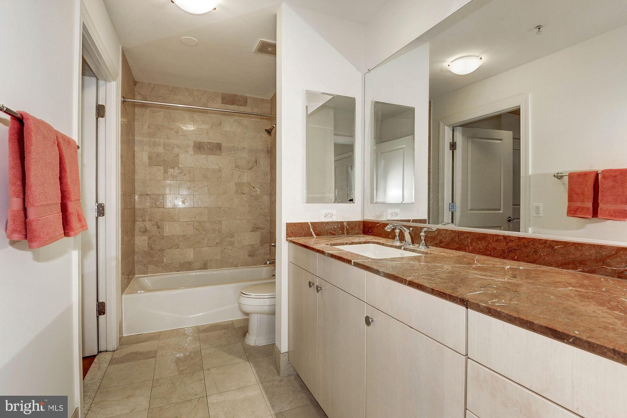 2425 L Street Northwest, Unit 635 Washington, DC 20037 - Photo 11 of 38