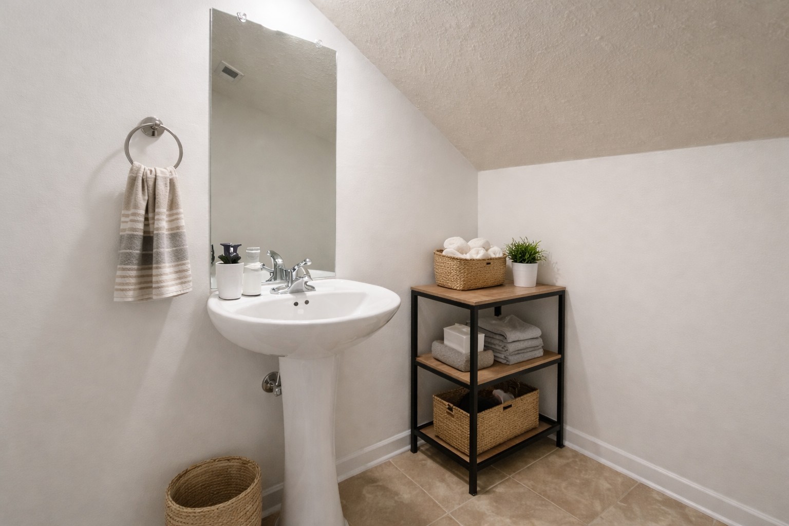 1809 Abrams Road Clarksville, TN 37042 - Photo 40 of 43 a bathroom with a sink and a mirror
