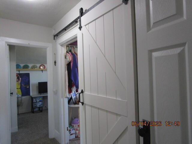 5319-wagon Wagon Wheel Road Manitowoc, WI 54220 - Photo 22 of 44 Hallway.