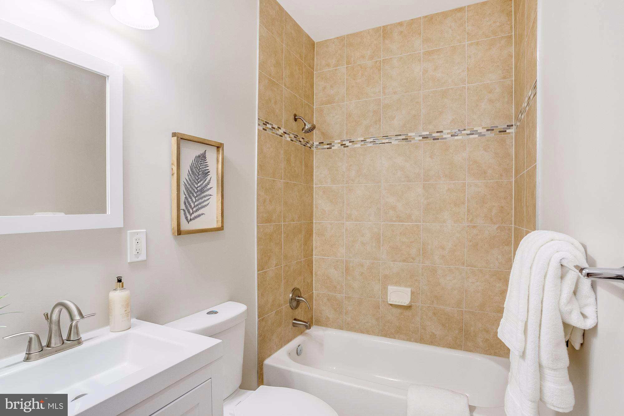 704 16th Street Northeast Washington, DC 20002 - Photo 28 of 49 Full bath