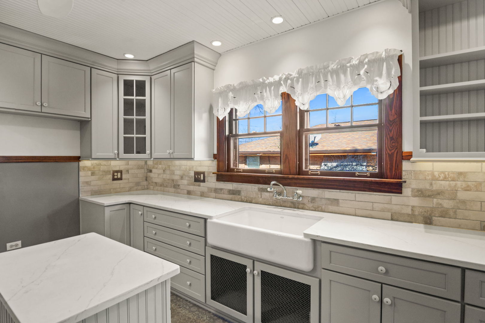 761 South Street Elgin, IL 60123 - Photo 13 of 36