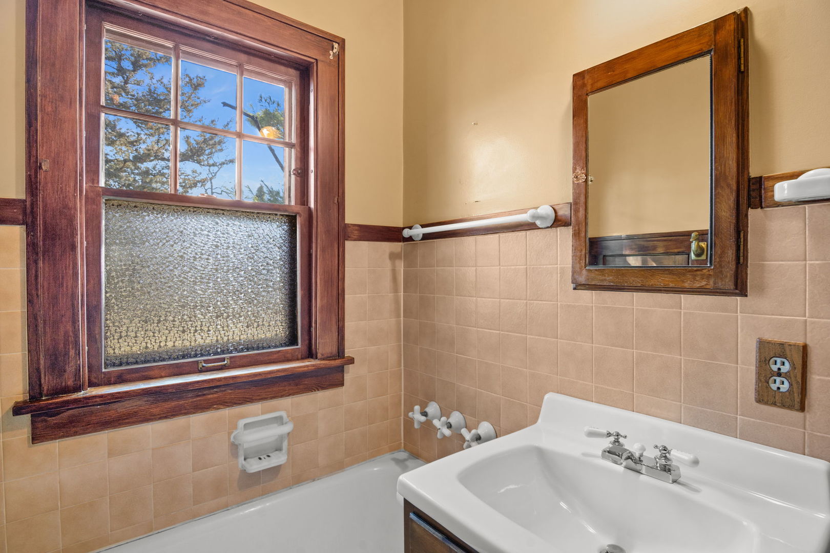 761 South Street Elgin, IL 60123 - Photo 17 of 36