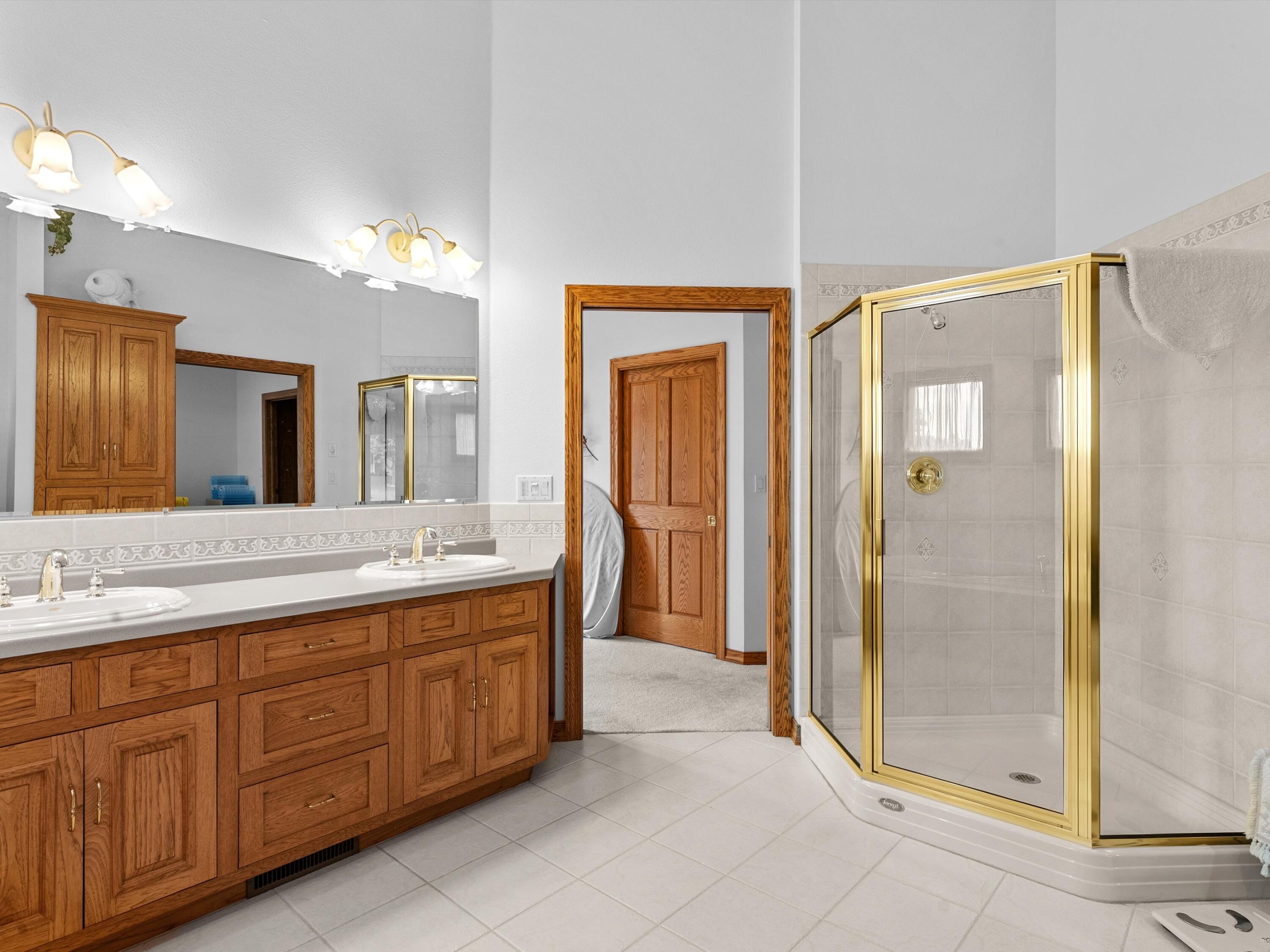 1505 Blue Heron Drive Two Rivers, WI 54241 - Photo 34 of 50 50-49_bathroom_003