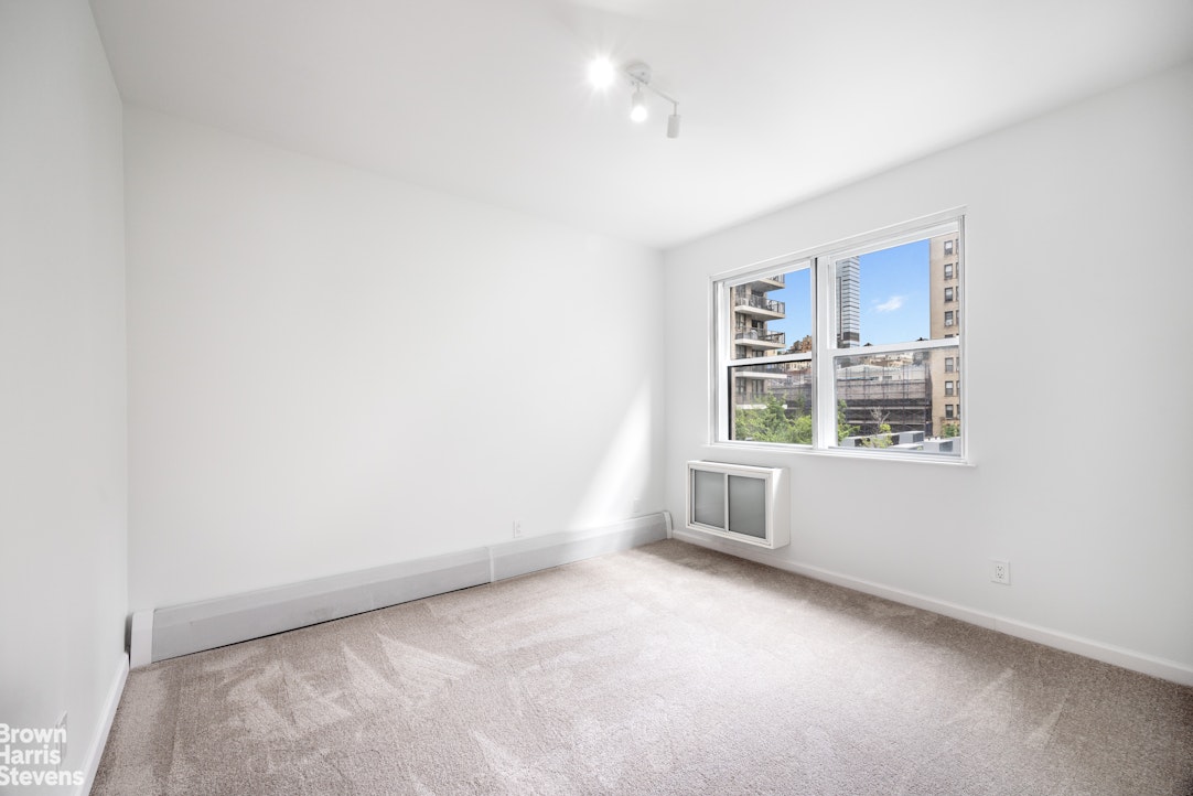 165 West 95th Street, Unit 3N Manhattan, NY 10025 - Photo 3 of 7